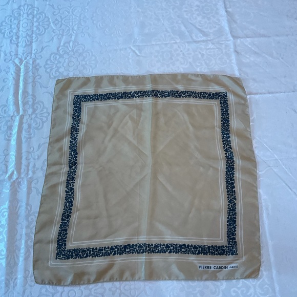 PIERRE CARDIN PARIS 100% Silk Scarf 18”x19” Made In Italy - Picture 5 of 7